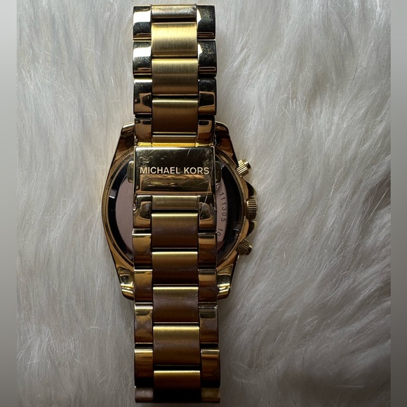 Michael Kors Radiant Gold Women's Watch - Picture 3 of 6